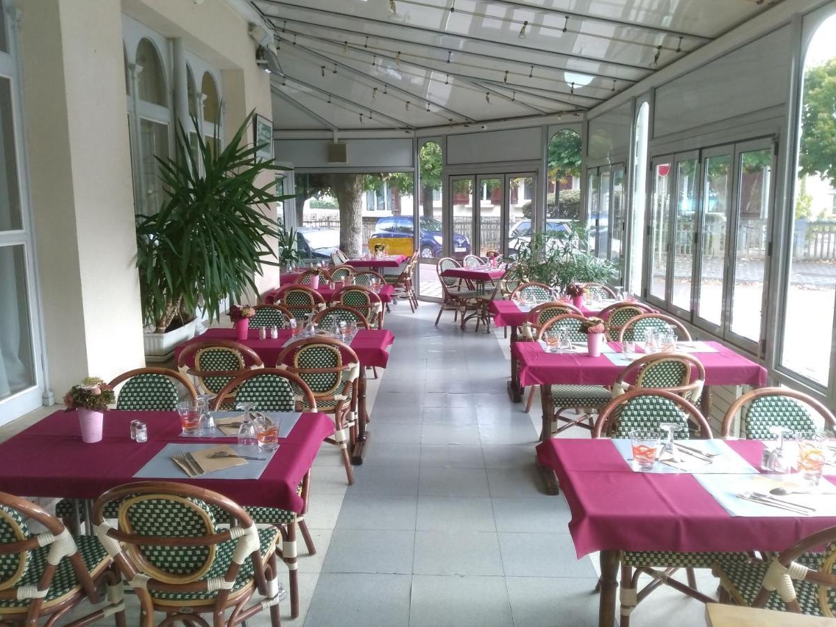 مونبار Hotel Restaurant Les Templiers المظهر الخارجي الصورة